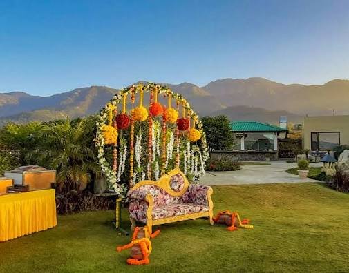Forest-view resort wedding in Corbett